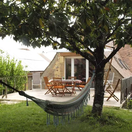 Lovely Cottage In Peyzac Le Moustier With Terrace Exterior photo