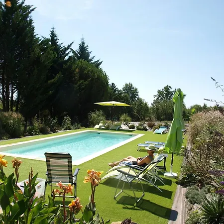 Lovely Cottage In Peyzac Le Moustier With Terrace Exterior photo