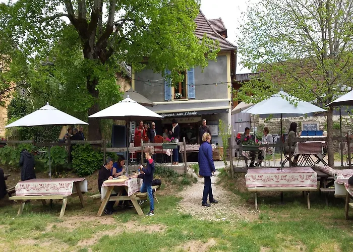 Lovely Cottage In Peyzac Le Moustier With Terrace