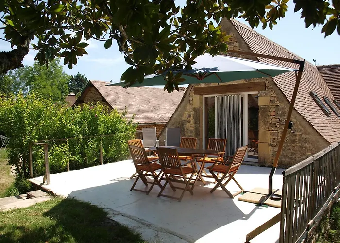 Lovely Cottage In Peyzac Le Moustier With Terrace
