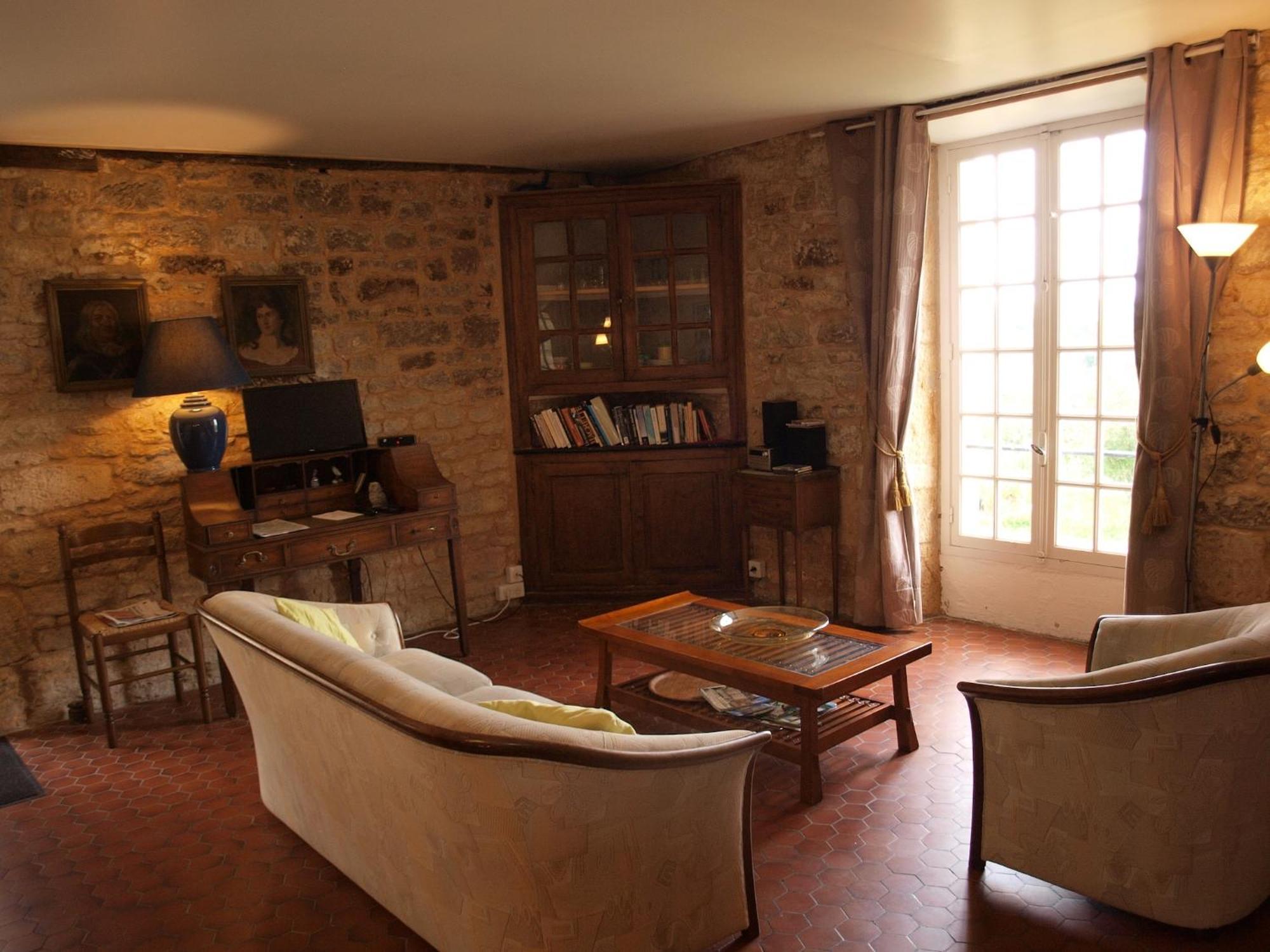 Lovely In Le Moustier With Terrace Сasa de vacaciones