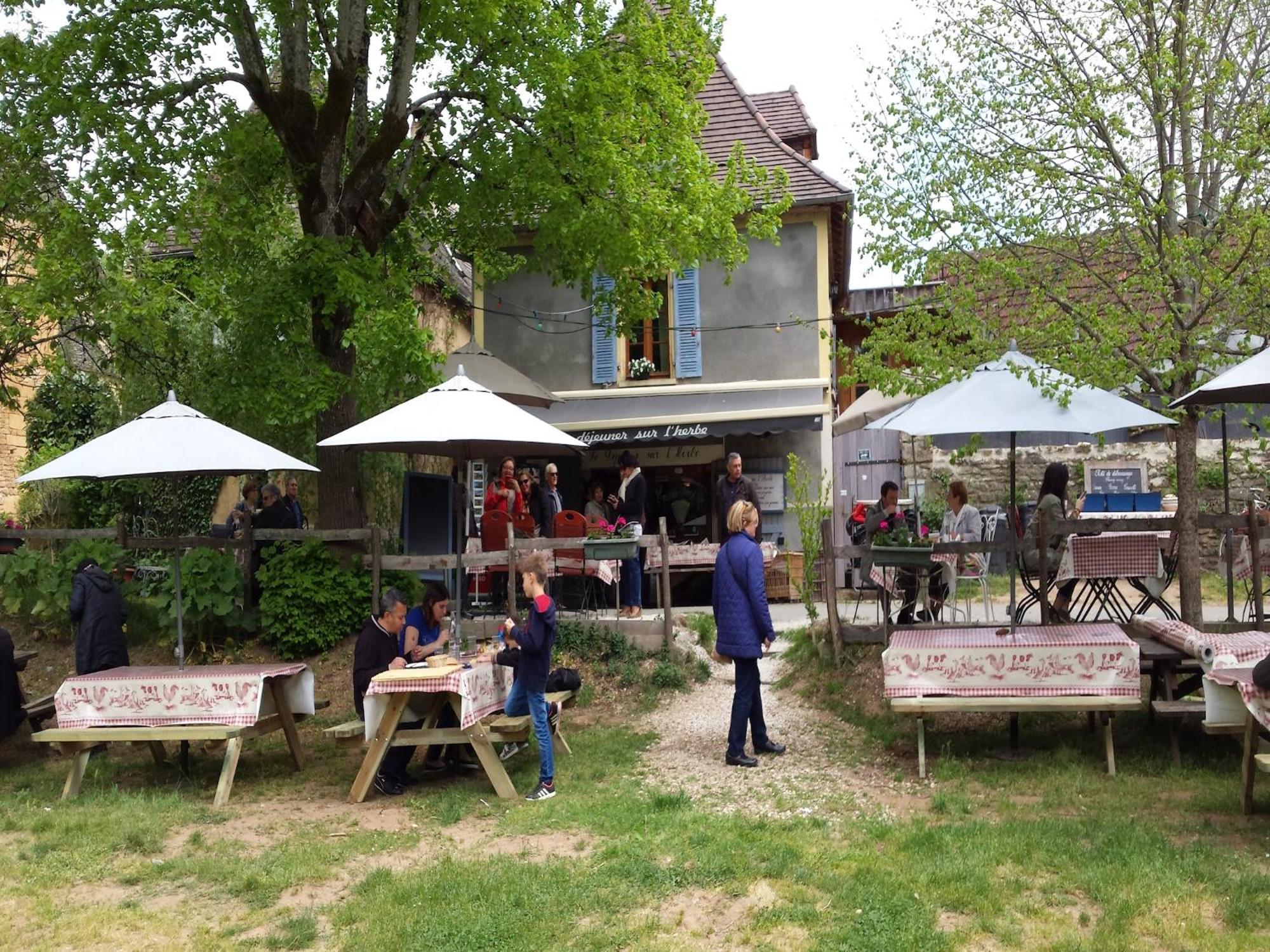 Lovely In Le Moustier With Terrace