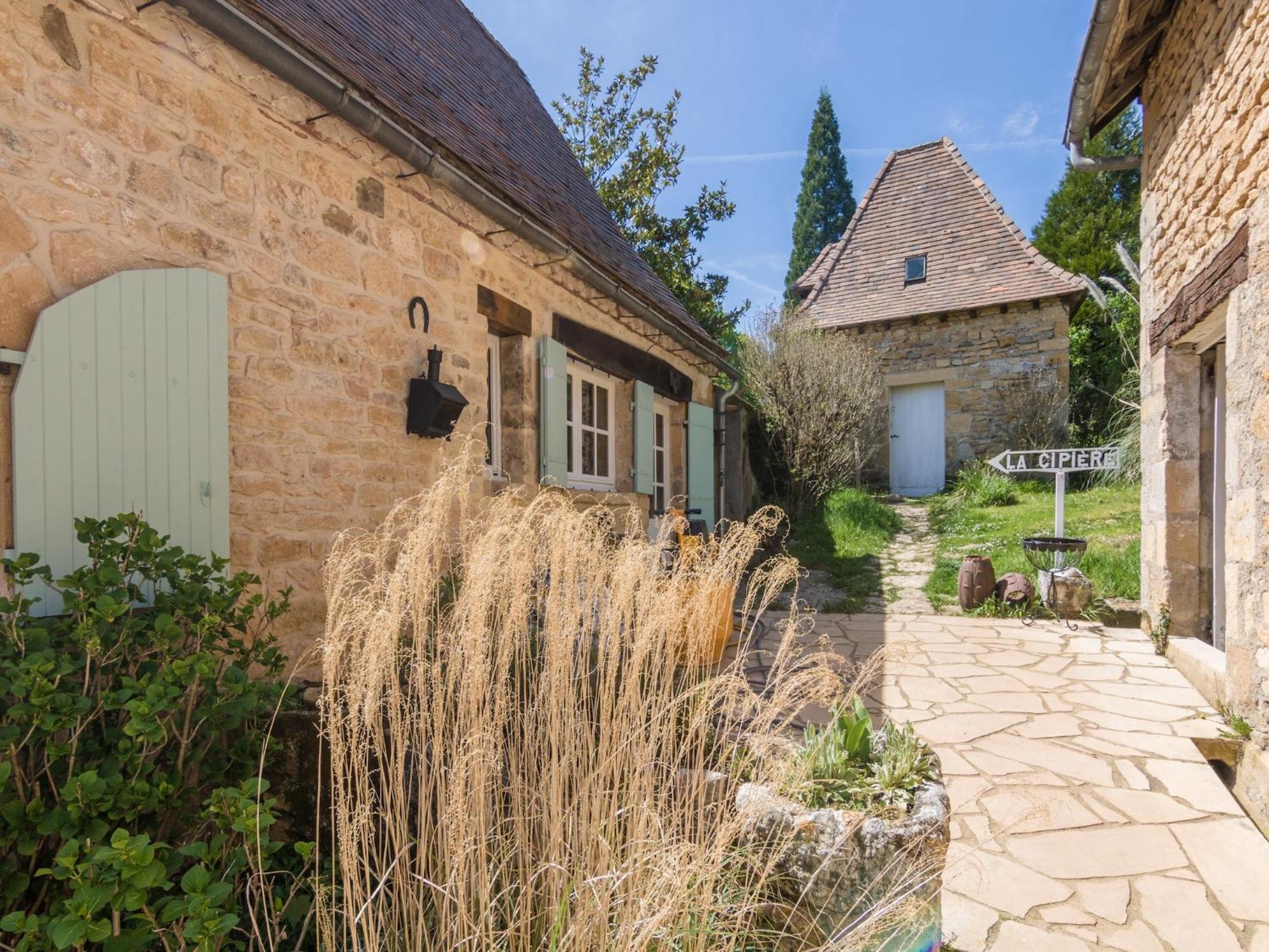 Holiday home Lovely In Le Moustier With Terrace *