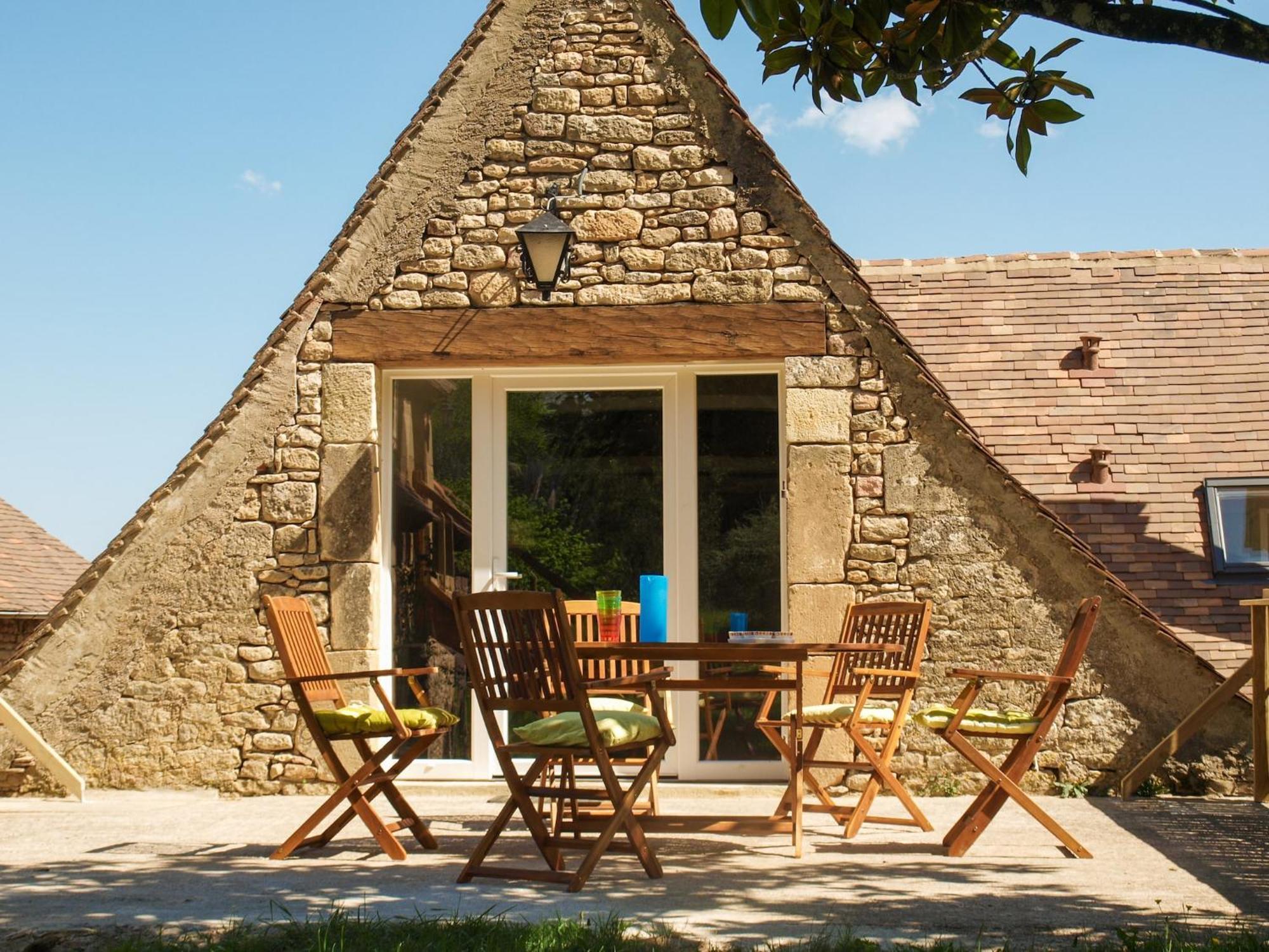 Ferienhaus Lovely In Le Moustier With Terrace Peyzac-le-Moustier