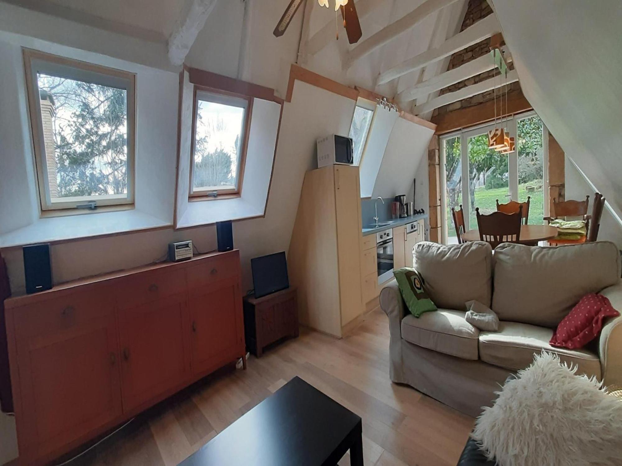 Lovely In Le Moustier With Terrace Ferienhaus